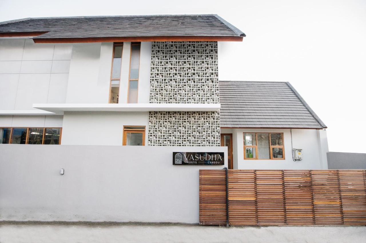 Vasudha Hostel Canggu Eksteriør billede